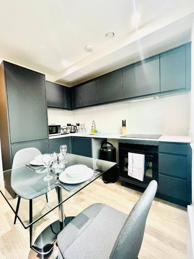 Stylish Studio Apartment Near To Old Trafford Stadium Manchester Exterior foto